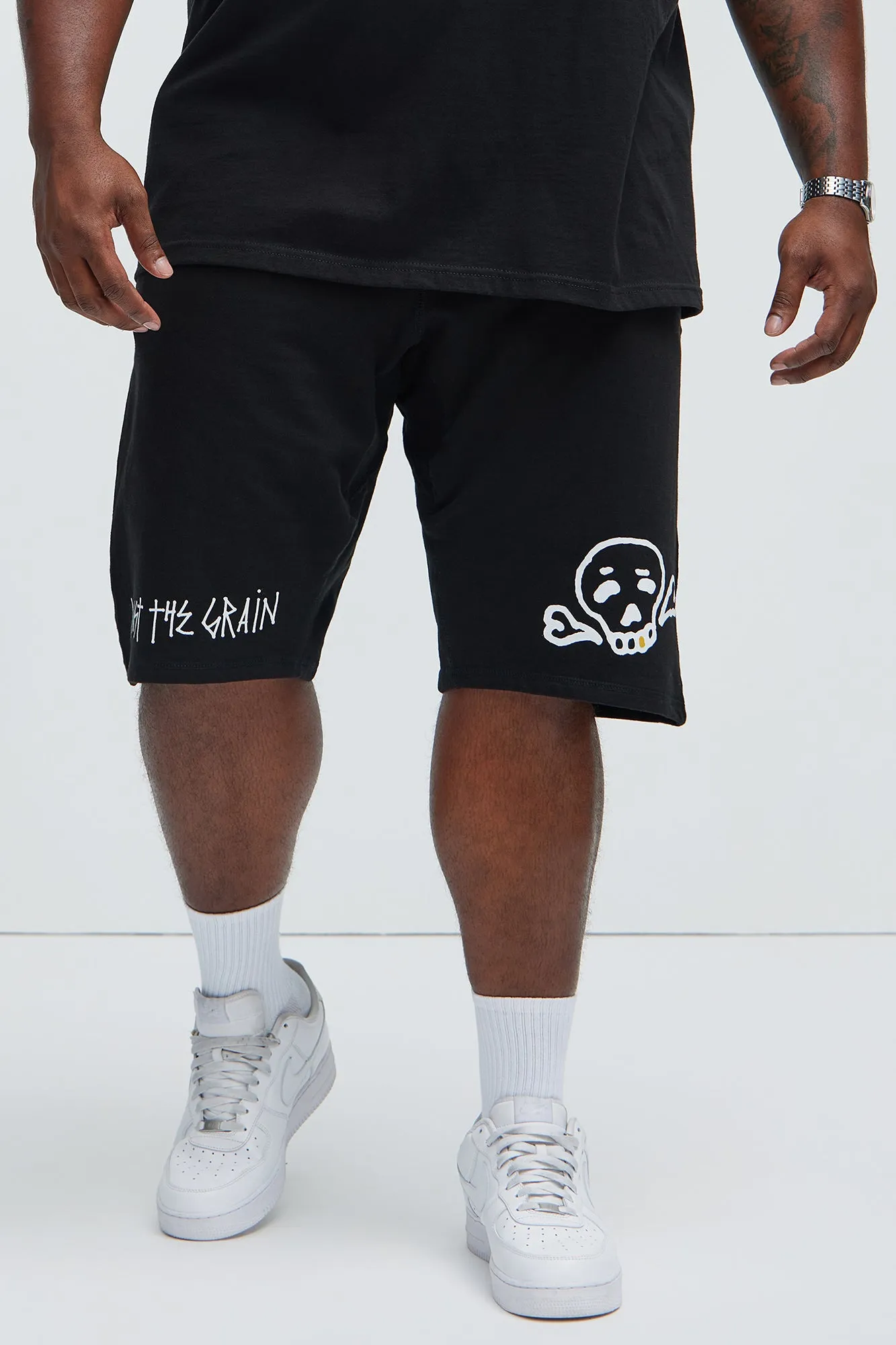 Against The Grain Sweatshorts - Black