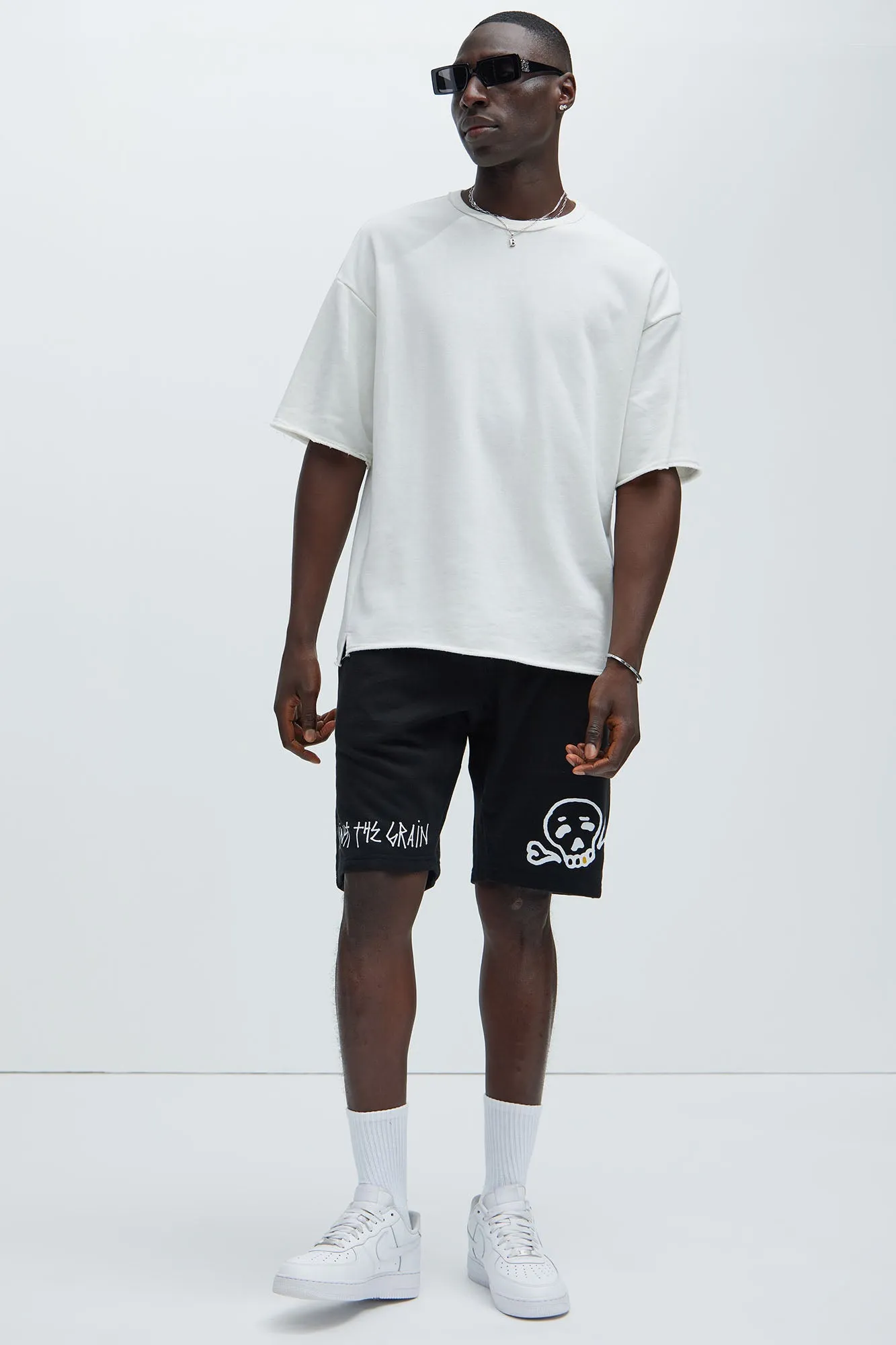 Against The Grain Sweatshorts - Black