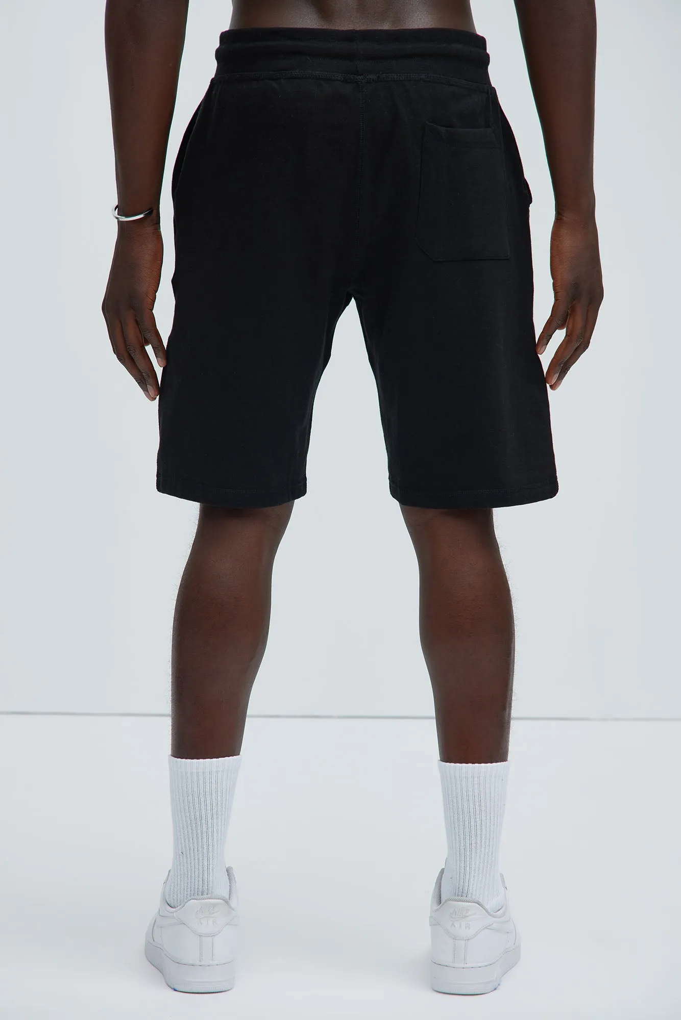 Against The Grain Sweatshorts - Black