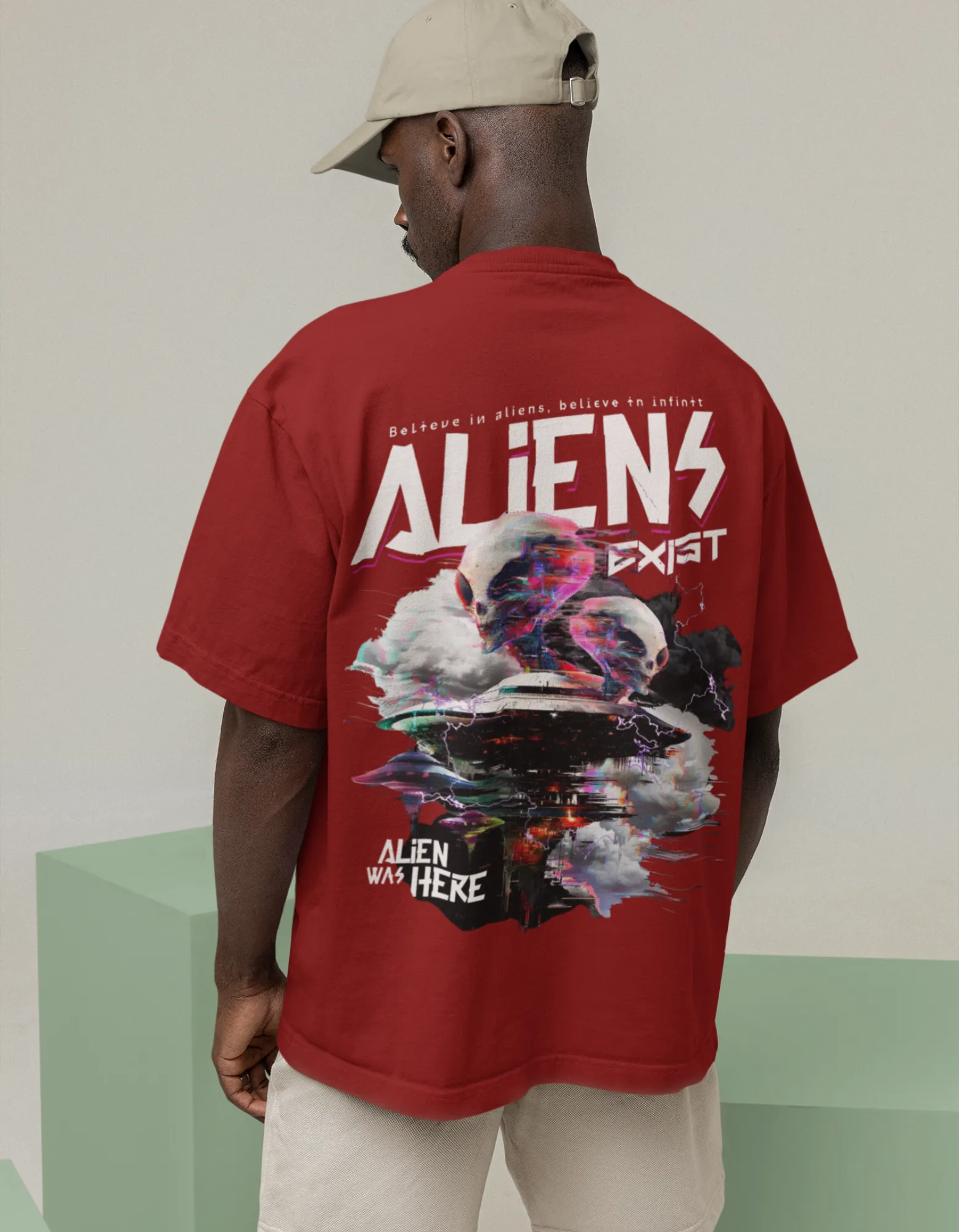 Aliens Exist Graphic Men's Oversized T-Shirt