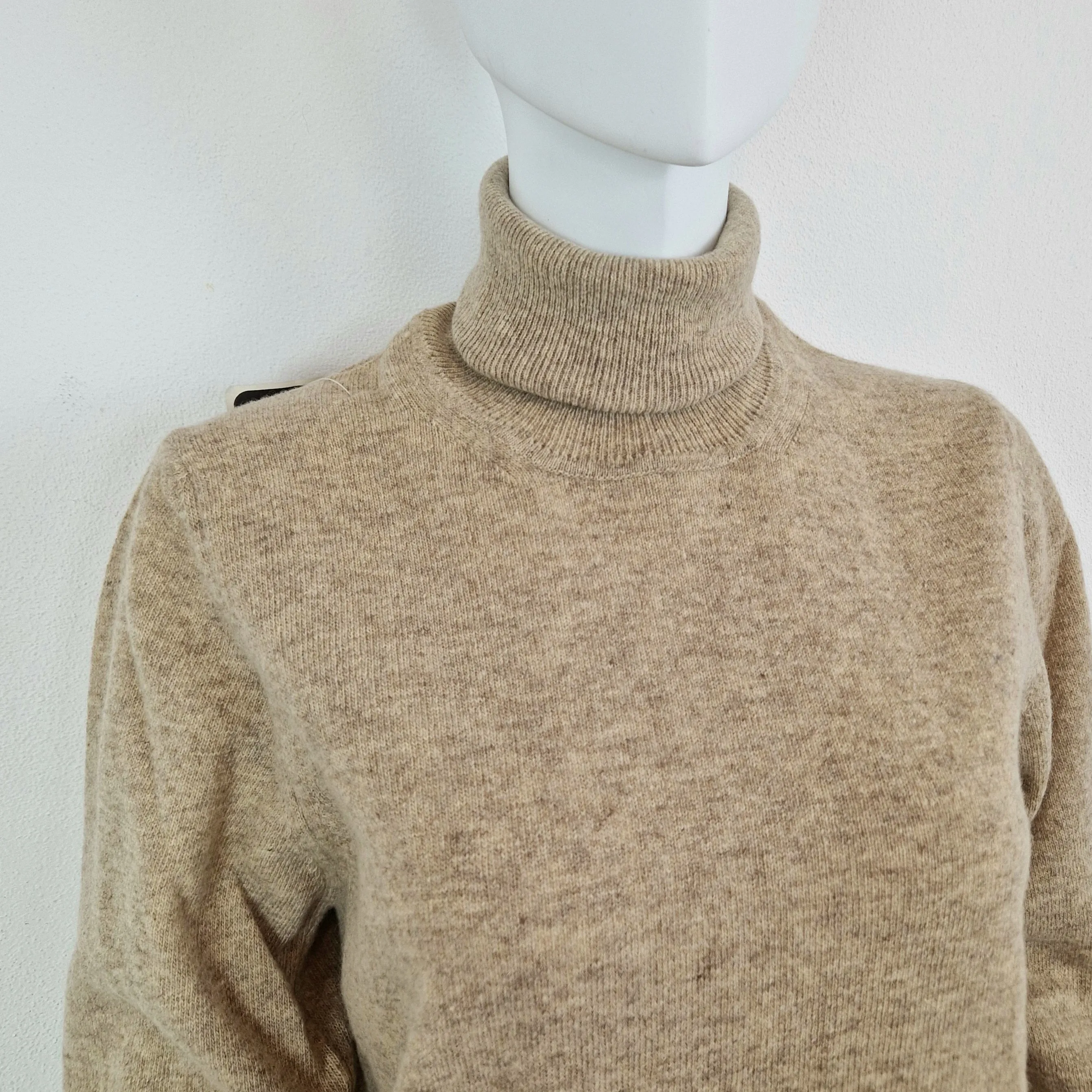 Maglione vintage collo alto sabbia