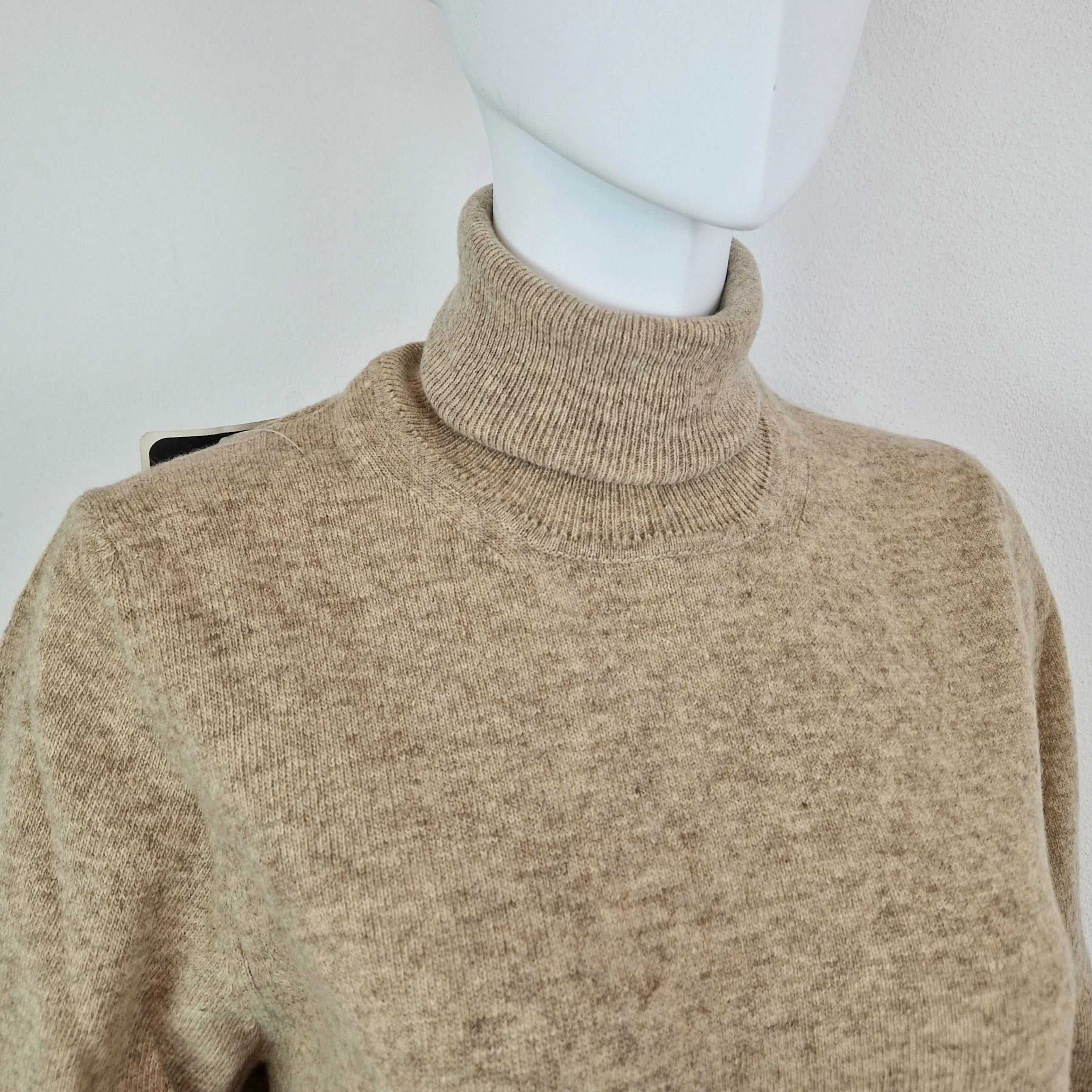 Maglione vintage collo alto sabbia