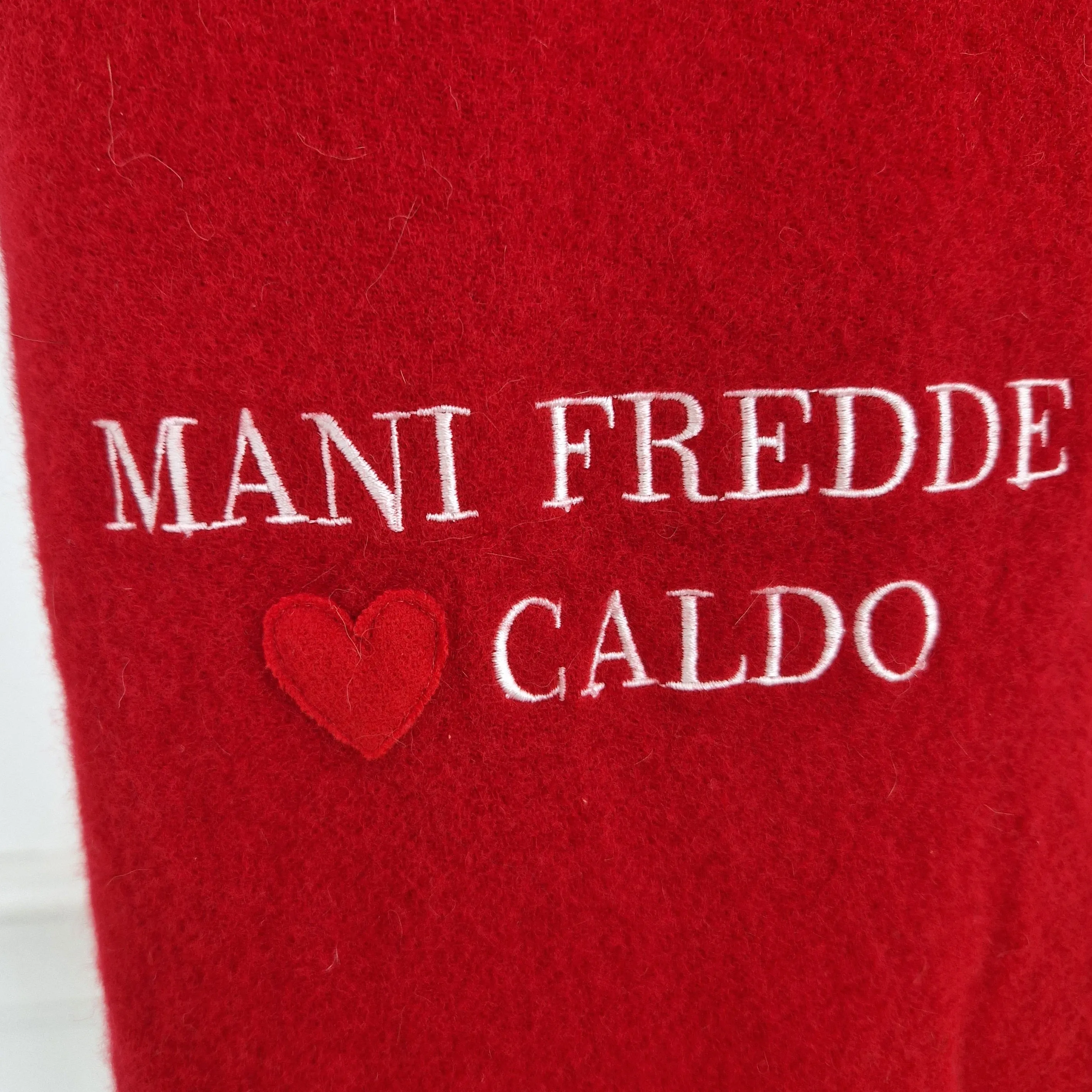 Sciarpa Moschino Mani fredde cuore caldo